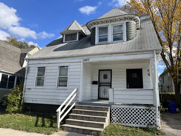 $600 / 1br - 200ft2 - the middle of everything, move in ready, all utilities included - $600 (Cleveland)63907493226114120