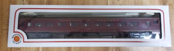 Bachmann 43-1080 HO Scale, Powhatan Arrow Coach Passenger, N&W #1722 1