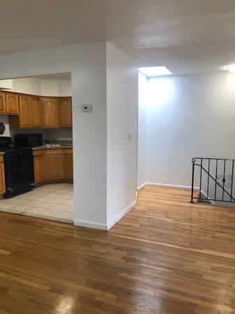 $3,000 / 3br - 1188ft2 - 3 bedrooms, 1.5 baths (Howard Beach)64033632318977123