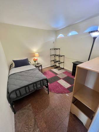 $850 / 1br - Furn/Unfurnished Room, Marble Floors, Walk To RailRoad *Hablo Español (Flushing—Auburndale—Bayside)63854194286083120