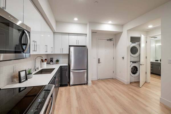 $2,780 / 1br - 727ft2 - ⚡ EV Friendly + Clubhouse 🎉 | 1BR Available Now! (hercules, pinole, san pablo, el sob)64049799431169122