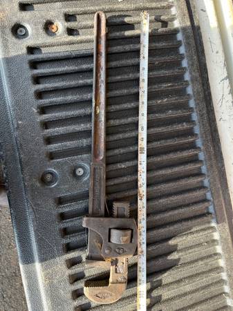24” Stillson pipe wrench 1