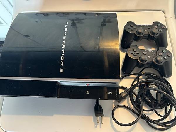 Sony PlayStation 3 Fat 80GB Console 1