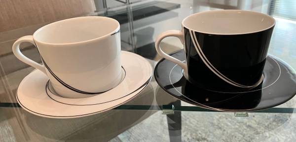 Modern pair of cups & saucers 1