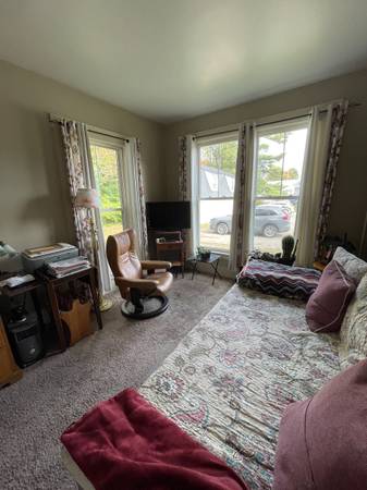 $1,400 / 2br - Downtown Hardwick 2 bed first floor apartment w/access to Rail Trail (Hardwick)63992935005314120