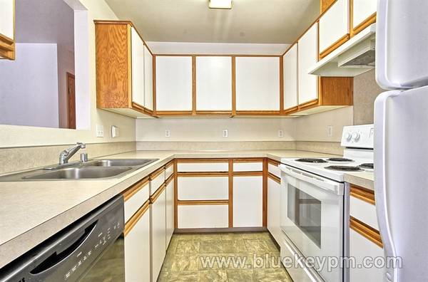 $1,795 / 3br - 1107ft2 - Unit #2 -- 3 Bed, 1.5 Bath Townhome at Willows Edge in Battle Ground63999454628482124