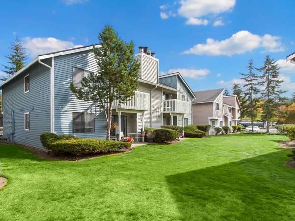 $1,850 / 2br - 1008ft2 - Pet Friendly, Ceiling Fans, Balcony/Patio (Everett, WA)63808131069571122
