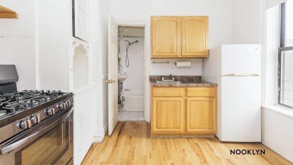 $2,650 / 1br - 1 bed 1 bath under 2.7k in South Williamsburg- Hot Deal (Williamsburg)63809066708865120