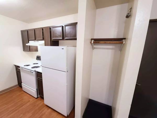 $1,445 / 1br - 600ft2 - LARGE 1-bedroom (Anchorage)64014171097219124