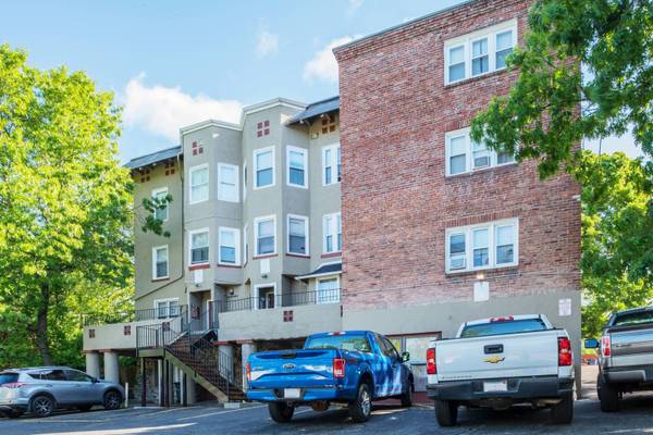 $2,900 / 3br - Apartamento de 3 dormitorios y 1 baño en Mattapan | Almont St (Mattapan)63817612627075120