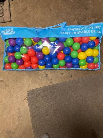 Ball pit balls 1
