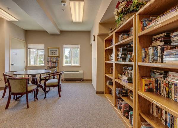 $1,305 / 2br - Recycling, "Heated" indoor pool and spa, Microwave (43 E Weile Ave, Spokane, WA)63969876633346122