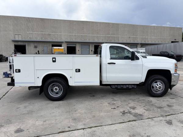 2018 Chevrolet SILVERADO - Photo 9