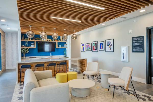 $1,875 / 1hab - 687ft2 - ¡Lujo, ubicación y estilo de vida! - 1 hab Mucha luz natural63779262326147120