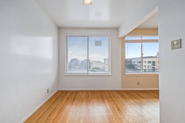 $2,795 / 370ft2 - Studio/Laurel Heights/99Lupine&Masonic/Top Floor/Available Now! (laurel hts / presidio)63826175778817124
