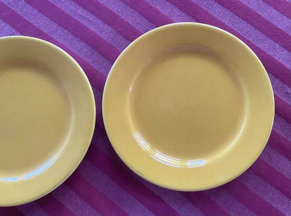 8 GOOD CONDITION WAECHTERSBACH MUSTARD YELLOW SALAD/DESSERT PLATES 1