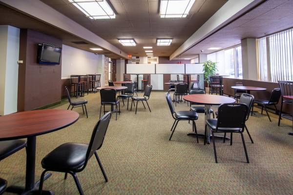 $550 / 150ft2 - OFICINAS EN ALQUILER – Listas para mudarse en Euclid OH (Euclid/Cleveland)63761139854849124