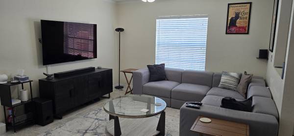 $800 / 3br - 1350ft2 - Clearwater room for rent with private bathroom (Clearwater)63991086580738122