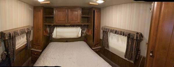 $500 / 1br - Charming older trailer in gated smaller mobile home park for rent $500 (Garden District)63675082601601120
