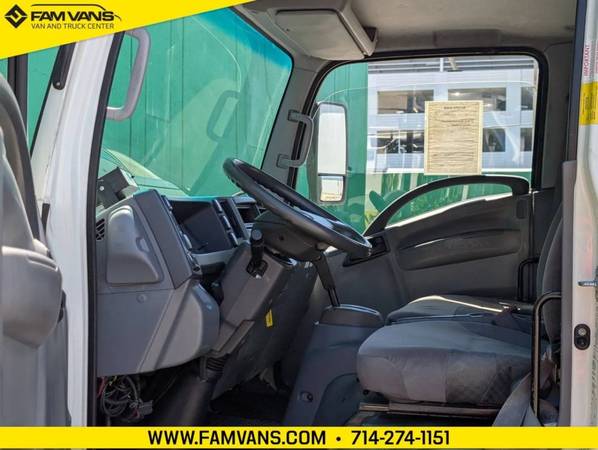 2014 Isuzu NPR Refrigeration 16FT - Photo 14