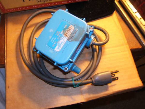 Little Giant P-AAA 115 Volt, 1/160 HP, 120 GPH Manual Submersible 1