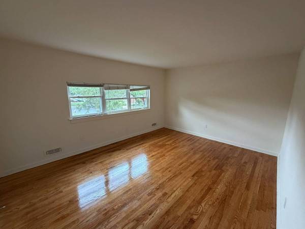 Harrison Ave - Single House 2B2B $1050 1