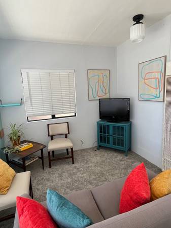 $1,895 / 1br - 550ft2 - Great walking neighborhood, can rent furnished (San Diego, Golden Hill)64037217523969120