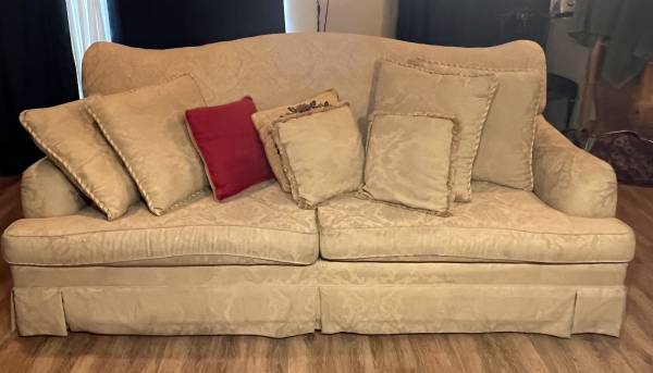 9’ Sofa – Solid Frame – Reupholstery / DIY Project – Priced to Sell 1