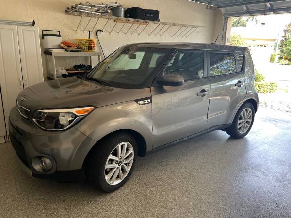 LIKE NEW, ONE OWNER, KIA SOUL PLUS 1