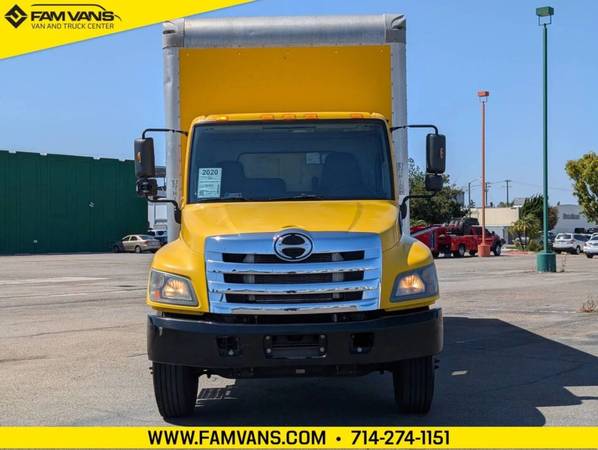 2020 Hino 268 26FT - Photo 2