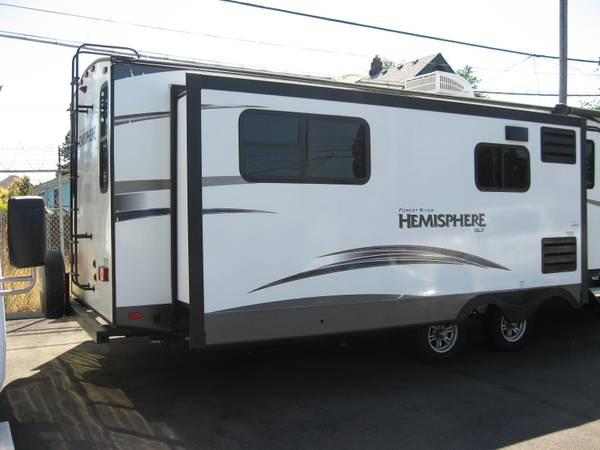 2019 Salem Hemisphere GLX 38ft, 3 Slides...Going Out of Business Sale! - $17,950 (Portland)63440601438337123