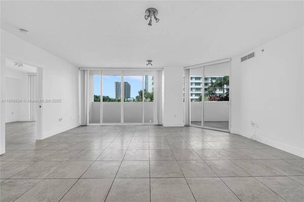 $3,300 / 2br - 1221ft2 - Expansive 2bd with Sweeping  Water Views! (The Bridgewater- North Bay Village)64001848126467120
