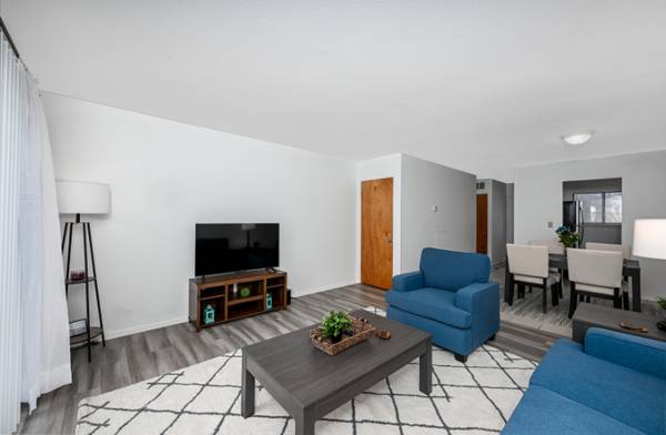$1399.00 / 2br - 1080ft2 - Mentor Square Apartments Townhouse63860363097987124