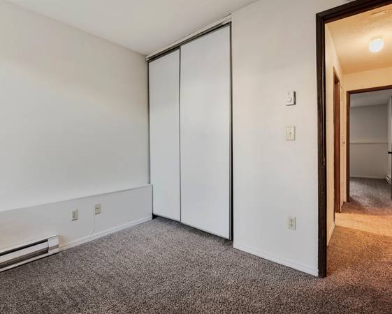 $1,250 / 1br - Lovely One Bed - Short Commute to PSU and OHSU | Open Green Spaces (Portland)63831608052867124