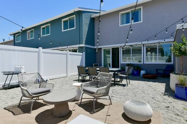 $4,471 / 2br - 1365ft2 - Stainless steel appliance package, Large private fenced-in backyards (alameda)63850427639041122