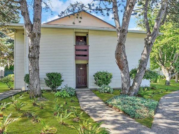 $1,545 / 2br - 1ST MONTH w $500 OFF - Patio/Balcony, Seasonal Pool with Sundeck (Powell Butte)63672618836225123