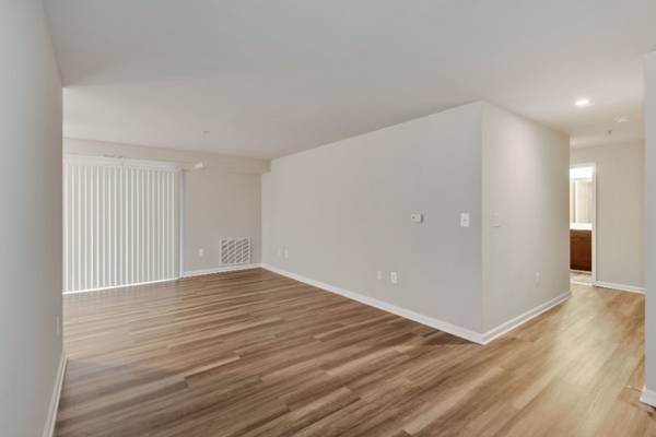 $1,710 / 2br - Listo para cable, aire acondicionado, 2 habitaciones (1 Giard Dr, Woodlawn, MD)63694464870529120