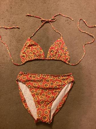 Women Daisy Bathing Suit size junior 9/10 1