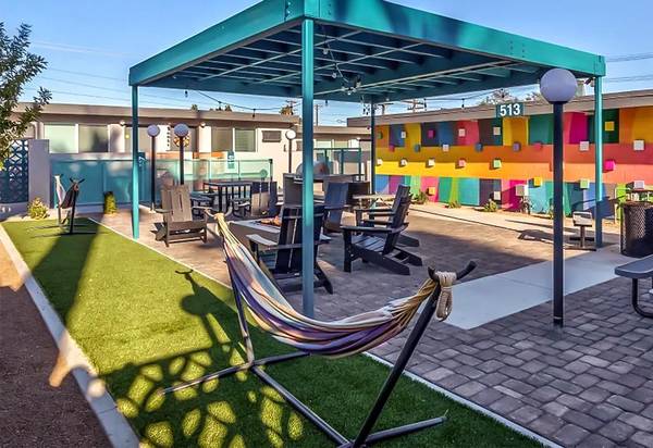 $949 / 285ft2 - Upgrades Everywhere, Incredible Value, Pets Welcome (Downtown Las Vegas)63907026723331124