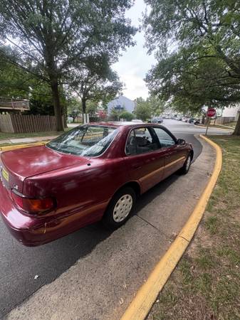 1996 Toyota Camry. 108k  looks and runs great - $1,950 (Kingstown  Alexandra)63618538532099124