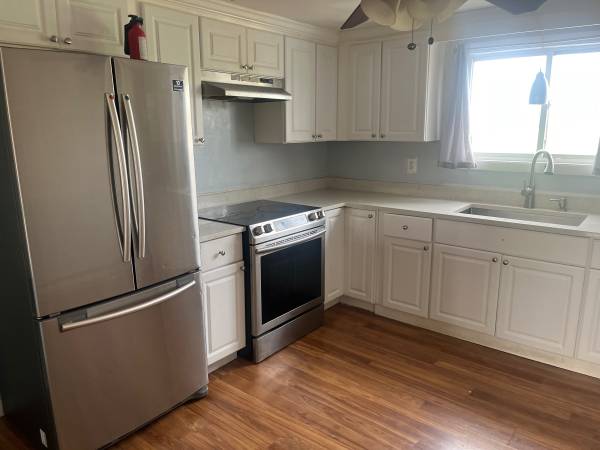 $2,450 / 2br - 800ft2 - 74 Lind Street, Quincy Ma (Houghs Neck/ Germantown area)63655181075971122
