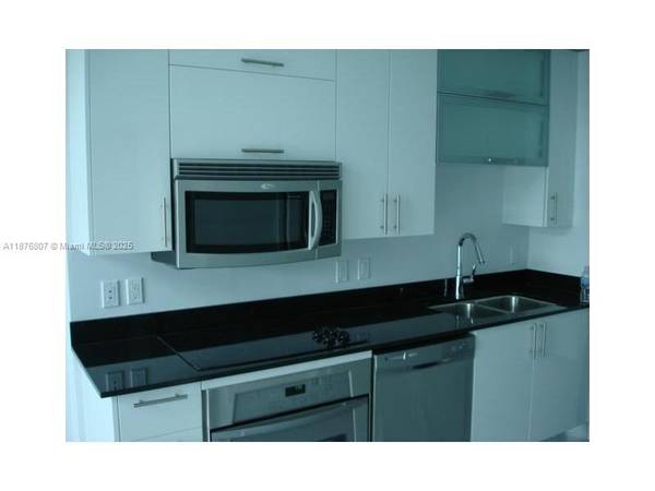 $3,100 / 1br - 685ft2 - Luxe 2-Story Loft Unit! (Infinity - Brickell)64001848296961122
