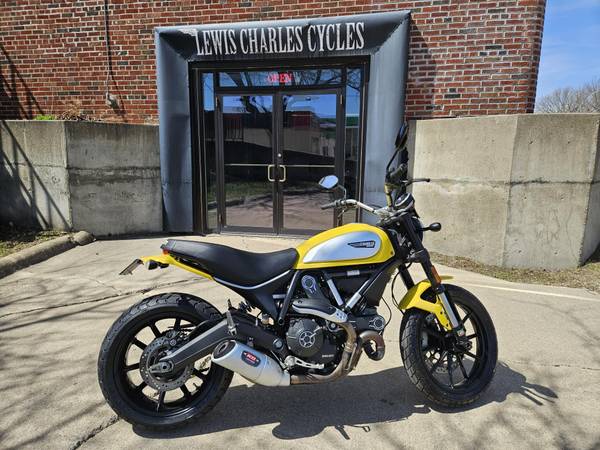 Ducati Scrambler 800 CLEAN!!