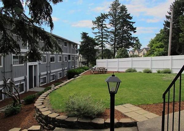 $1,400 / 2br - Instalaciones de lavandería las 24 horas en el lugar, admitimos mascotas - Dos dormitorios (Portland)63820707723905124