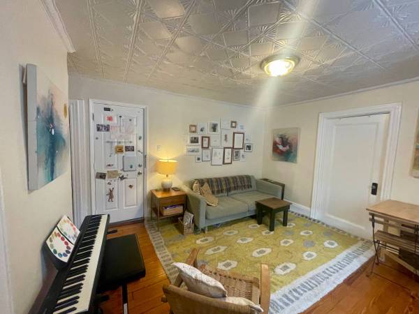 $700 / 3br - Room Available in Williamsburg - $700 + $50 utilities (Williamsburg)63816602268289122
