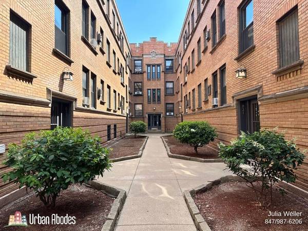 $1,695 / 1br - 600ft2 - $300 OFF FIRST MONTH'S RENT! Immaculate 1 Bedroom, 1 Bath in Lakeview (Lakeview)64041646617730120