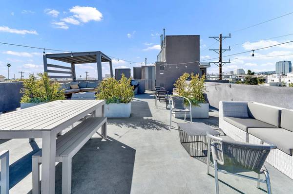 $3,795 / 2br - Great place to live * Gorgeous  Apartment *  Best price!! * (Sawtelle)63829376438017123