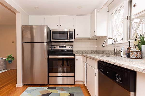 $2,750 / 2br - Updated Beverly Two Bed with Parking63699353525377120