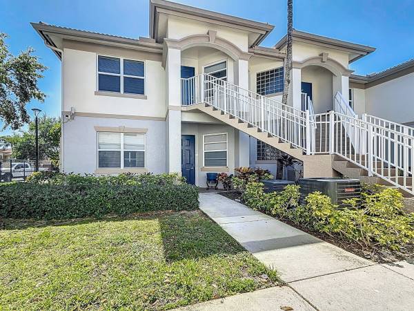 $2,375 / 2br - 1200ft2 - Rental Available-Immediate Move in! (West Palm Beach)63983674778115120
