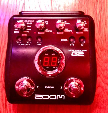 Zoom G2 multi effects guitar pedal 1